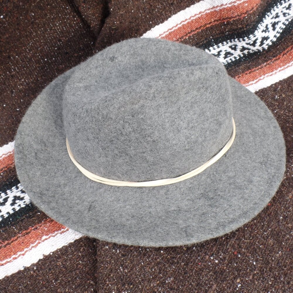 UNIVERSAL Thread 100% Wool Hat GRAY MEDIUM - Picture 3 of 9